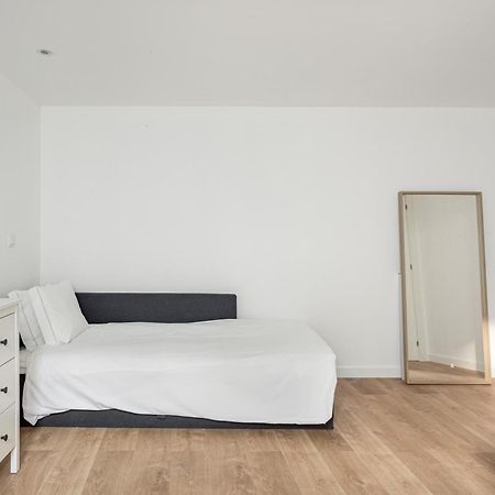 Joivy Minimalistic Apt W Patio In Principe Real Лиссабон Экстерьер фото