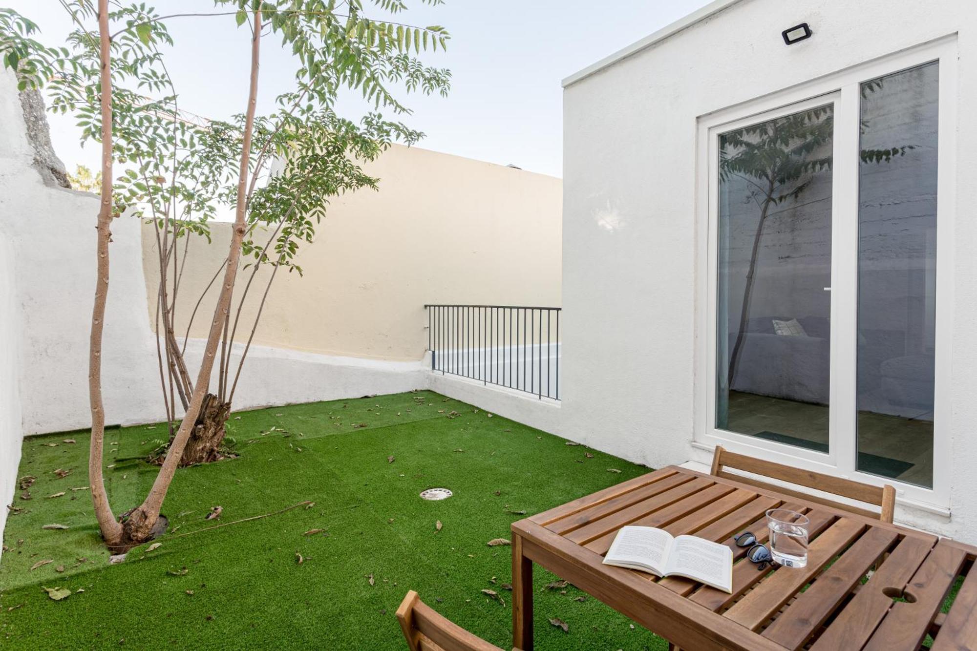 Joivy Minimalistic Apt W Patio In Principe Real Лиссабон Экстерьер фото